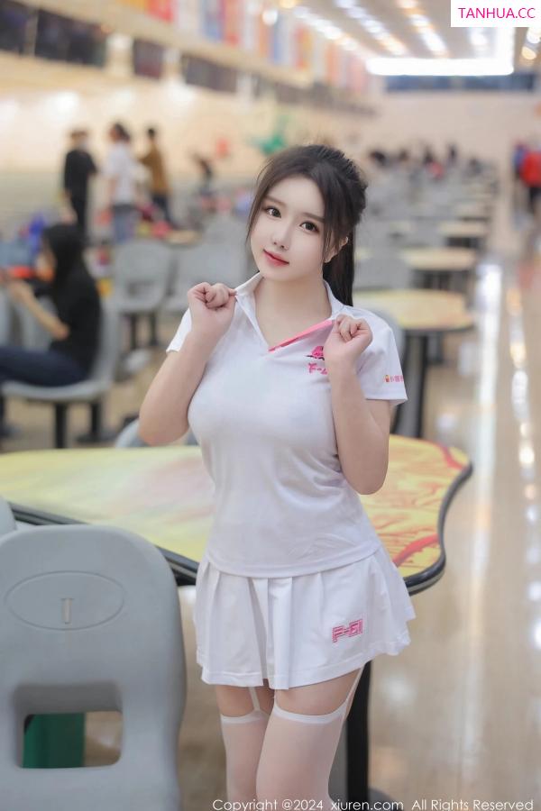   [XiuRen]高清写真图 2024.02.20 No.8118 小薯条nienie 丝袜美腿第26张图片